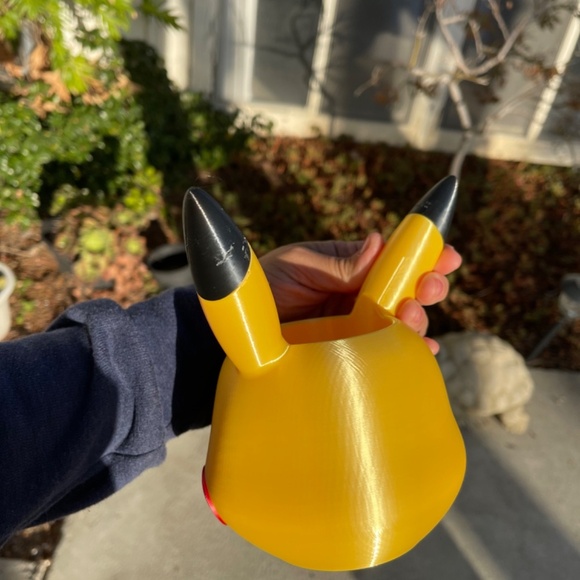 Yellow Pikachu planter - Picture 5 of 9